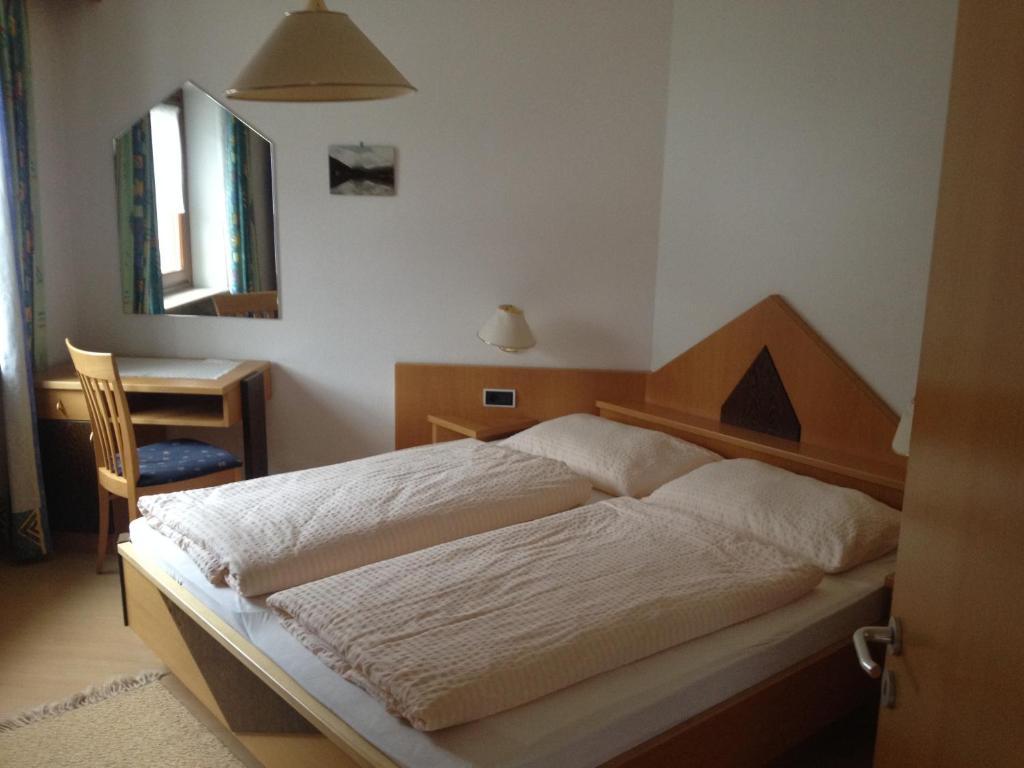 Garni Renzler Bed & Breakfast Rasun di Sopra Cameră foto